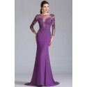 Elegantní společenské fialové šaty s luxusně zdobeným krajkovým topem a dlouhým tylovým rukávem