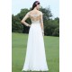 Svatební bílé jednoduché šaty s dlouhým krajkovým rukávem a hlubokým lodičkovým výstřihem