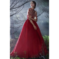 Plesové překrásné červené dlouhé šaty s kamínky zdobeným topem, dlouhým rukávem a objemnou sukýnkou