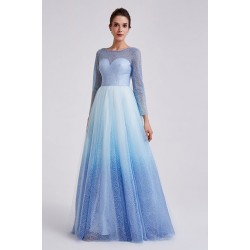 Plesové velice ojedinělé překrásné blankytně modré šaty z jemné látky s lesklým potiskem a dlouhým rukávem