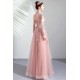 Překrásné vznešené světle růžové šaty s vintage knoflíčky na živůtku a zdobené krajkovou barevnou květinovou výšivkou