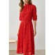 Nádherné elegantní celokrajkové červené šaty s dlouhým rukávem